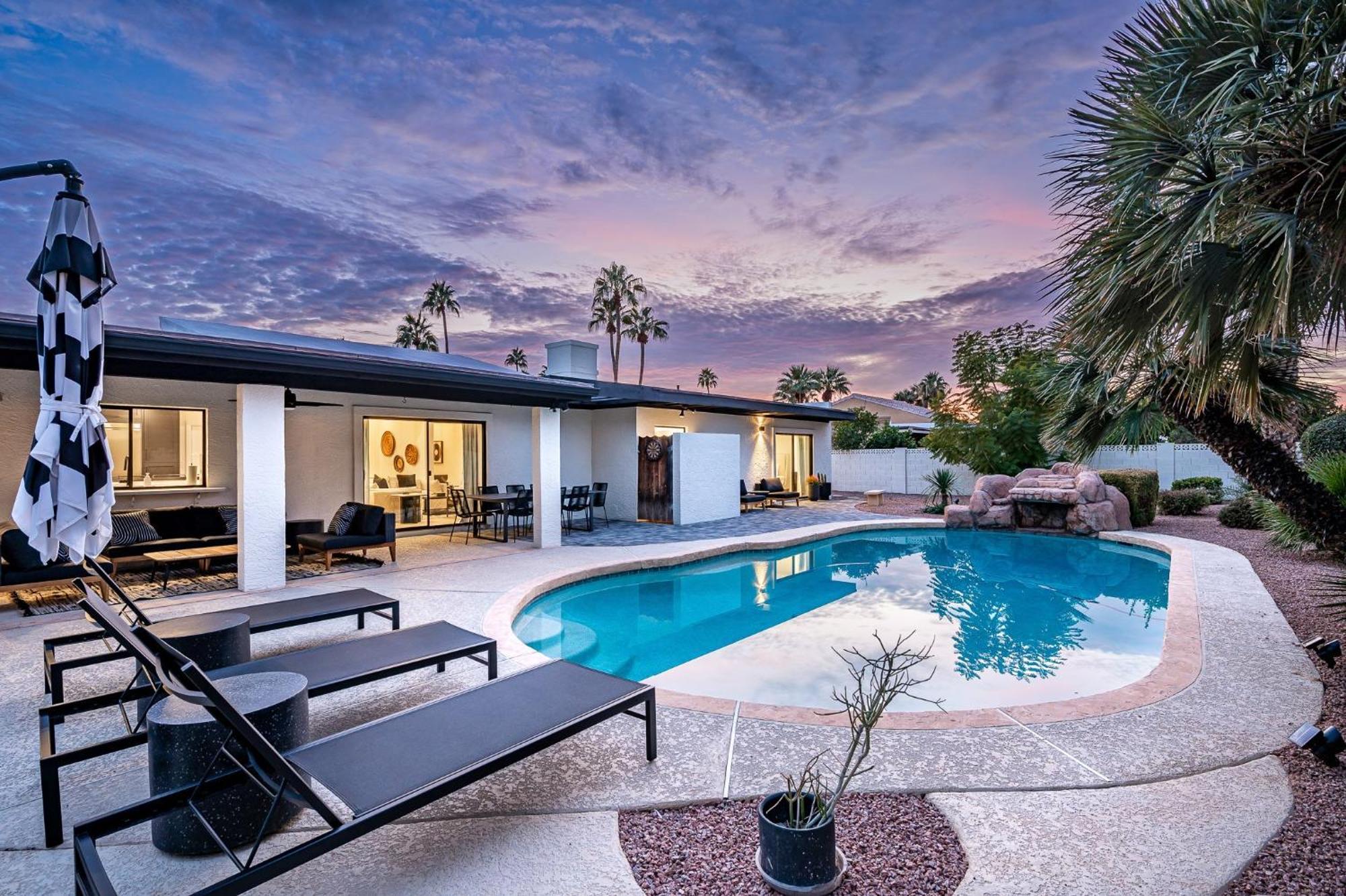 Exciting Backyard Entertainment And Close To Exclusive Golf Courses At La Quinta Del Sol Casa de férias Phoenix